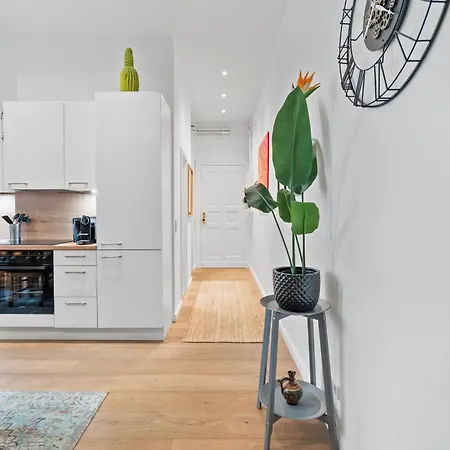 Apartment Loftly Kant99 - Zentral - 90m2 - Self Check-in - 300 Mbit