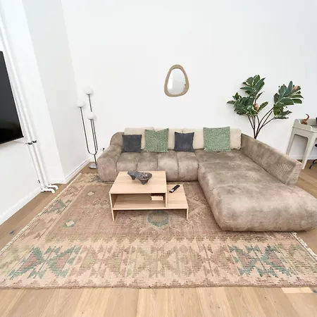 Apartment Loftly Kant99 - Zentral - 90M2 - Self Check-In - 300 Mbit