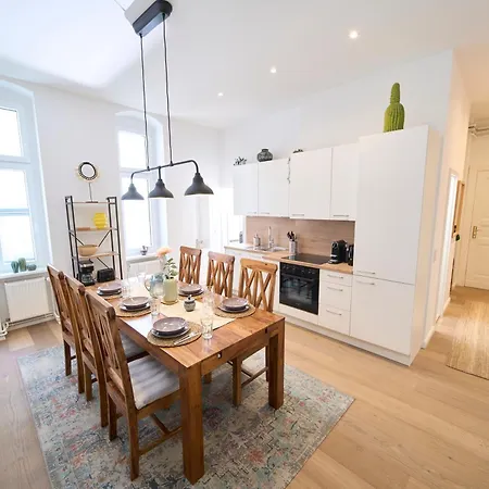 Apartment Loftly Kant99 - Zentral - 90M2 - Self Check-In - 300 Mbit