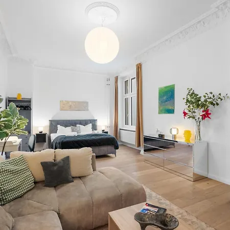 Loftly Kant99 - Zentral - 90m2 - Self Check-in - 300 Mbit Berlin