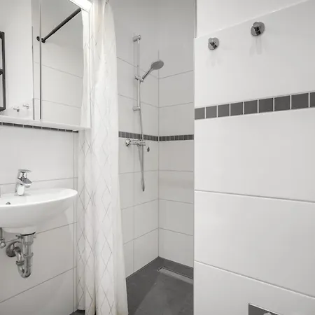 Loftly Kant99 - Zentral - 90m2 - Self Check-in - 300 Mbit * Berlin