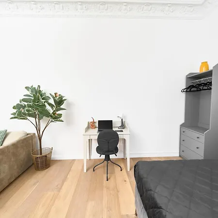 Loftly Kant99 - Zentral - 90m2 - Self Check-in - 300 Mbit Апартаменты Берлин