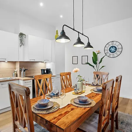 Loftly Kant99 - Zentral - 90m2 - Self Check-in - 300 Mbit アパート *