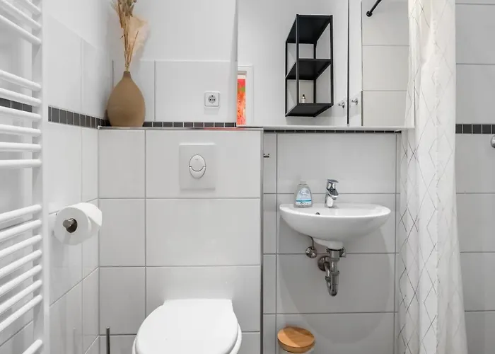 Loftly Kant99 - Zentral - 90m2 - Self Check-in - 300 Mbit * Berlin