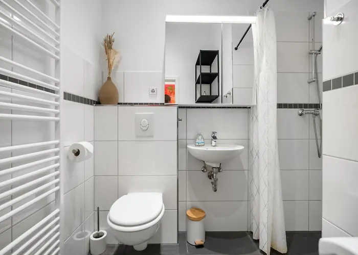 Loftly Kant99 - Zentral - 90m2 - Self Check-in - 300 Mbit Βερολίνο