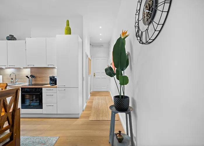 Loftly Kant99 - Zentral - 90m2 - Self Check-in - 300 Mbit Apartament *